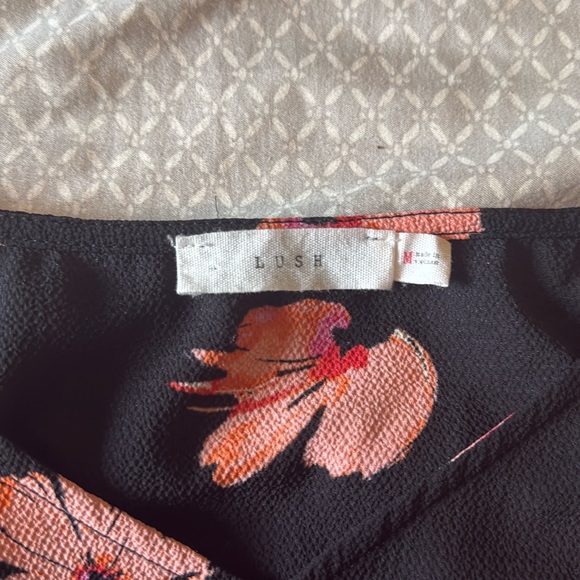 Lush Black Floral Knot-Front Tank Top - Picture 2 of 3